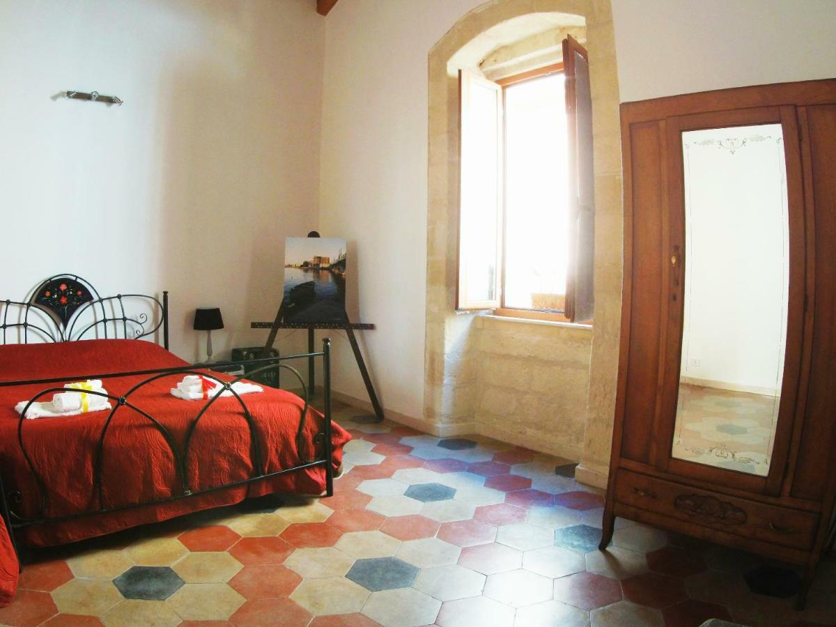 Tra Gli Archi Bed & Breakfast Taranto Dış mekan fotoğraf